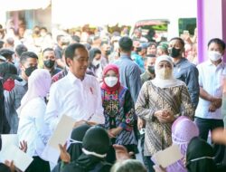 Selaras Langkah Presiden Jokowi dan Gubernur Khofifah Turun ke Pasar Bantu Modal Bagi Pelaku Usaha Kecil