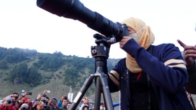 Gubernur Khofifah Ajak Fotografer Turut Promosikan Keindahan Bromo pada Dunia